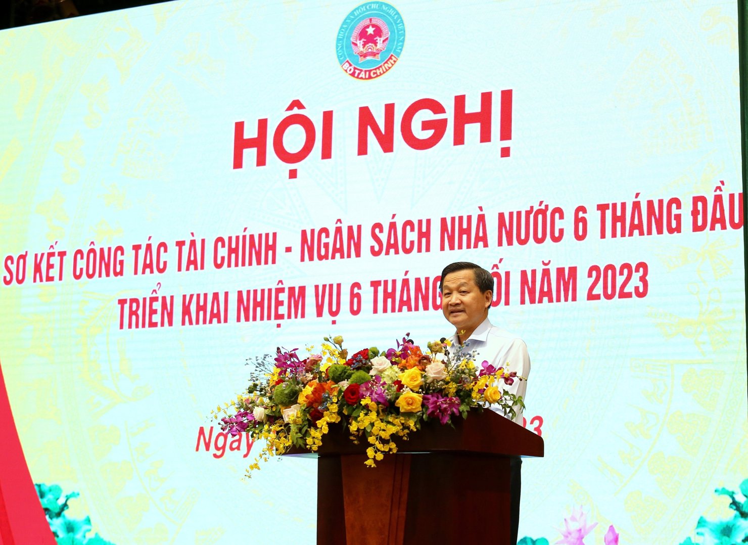 Phó Thủ tướng Lê Minh Khái biểu dương, đánh giá cao những kết quả thực hiện nhiệm vụ tài chính - NSNN 6 tháng đầu năm của ngành Tài chính. Ảnh: Lục Trường.  