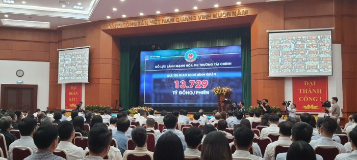 Thị trường chứng khoán Việt Nam: Giữ đà tăng trong bối cảnh khó khăn