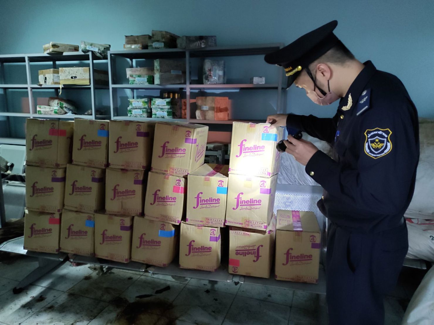 Chi cục Hải quan cửa khẩu quốc tế Cầu Treo phối hợp bắt giữ 01 vụ vận chuyển trái phép hàng hóa qua biên giới. Ảnh: internet