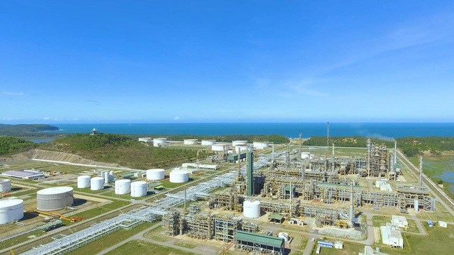 Đảm bảo hạ tầng dự trữ dầu thô, nguyên liệu và sản phẩm theo thiết kế các nhà máy sản xuất và chế biến xăng dầu hoạt động ổn định.