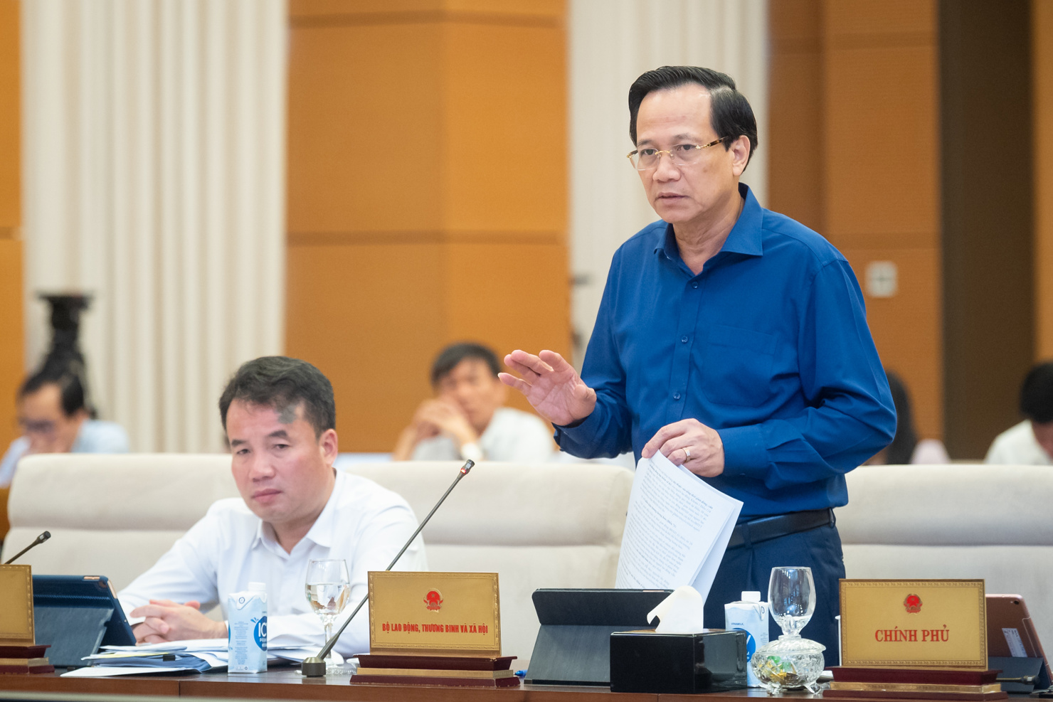 Bộ trưởng Bộ Lao động Thương binh và Xã hội Đào Ngọc Dung trình bày tờ trình của Chính phủ về dự án Luật BHXH (sửa đổi).