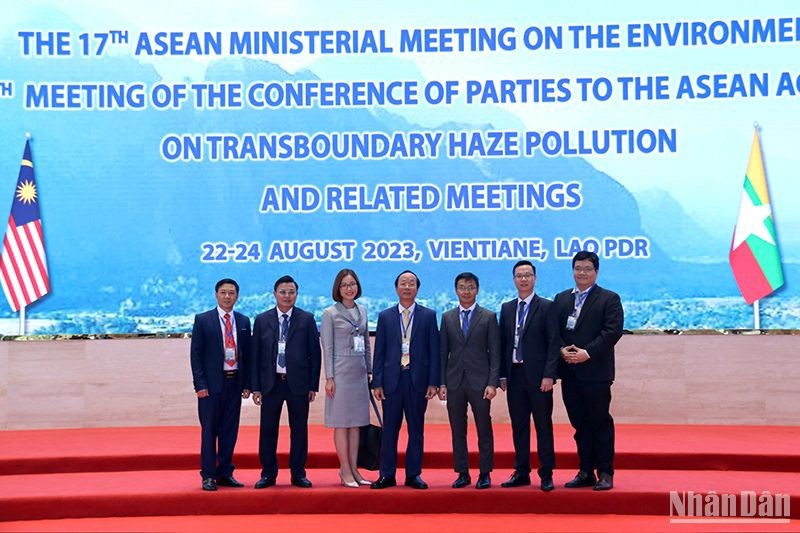 Đoàn Việt Nam do Thứ trưởng Tài nguyên và Môi trường Võ Tuấn Nhân dẫn đầu tham dự Hội nghị AMME17. Ảnh: Trịnh Dũng