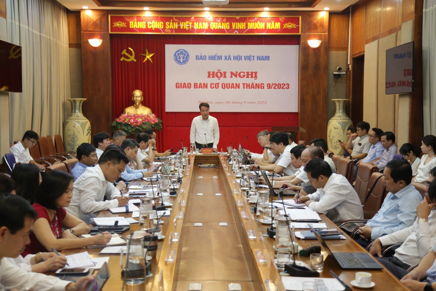Tổng Giám đốc BHXH Việt Nam Nguyễn Thế Mạnh chủ trì Hội nghị giao ban cơ quan BHXH tháng 9/2023. 
