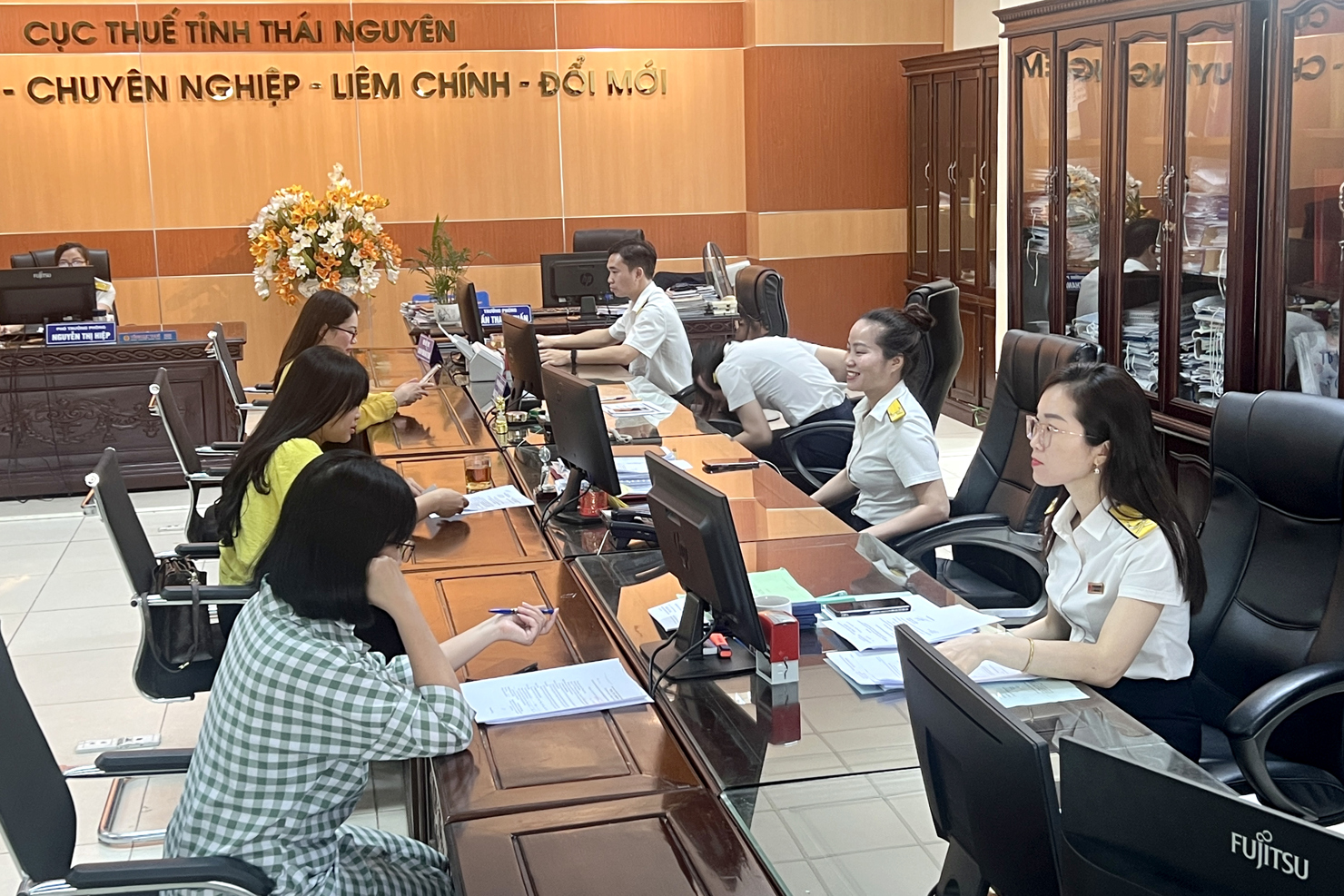 Toàn ngành Thuế tiếp tục đẩy mạnh kiểm tra, giám sát kê khai thuế của người nộp thuế.