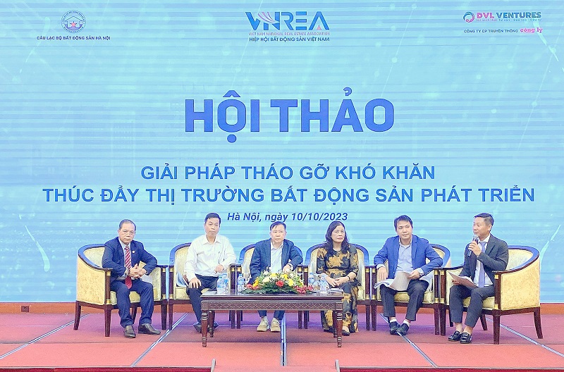 Các đại biểu chia sẻ tại Hội thảo.