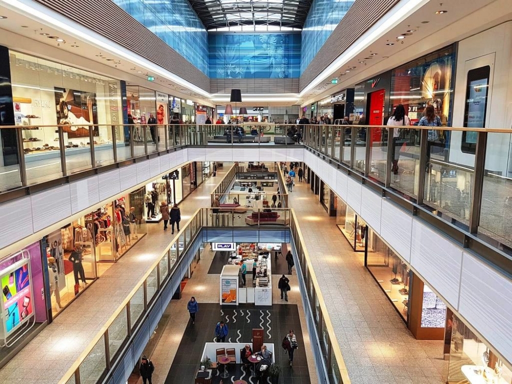 Phân khúc mặt bằng bán lẻ lại diễn ra nghịch lý khá thú vị khi nguồn cung ra thị trường tăng, giá thuê tăng nhưng công suất thuê lại giảm.