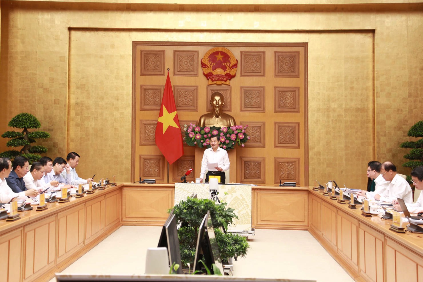 Phó Thủ tướng Chính phủ Lê Minh Khái chủ trì cuộc họp Ban Chỉ đạo điều hành giá (ngày 11/10/2023). Ảnh: Đức Minh.