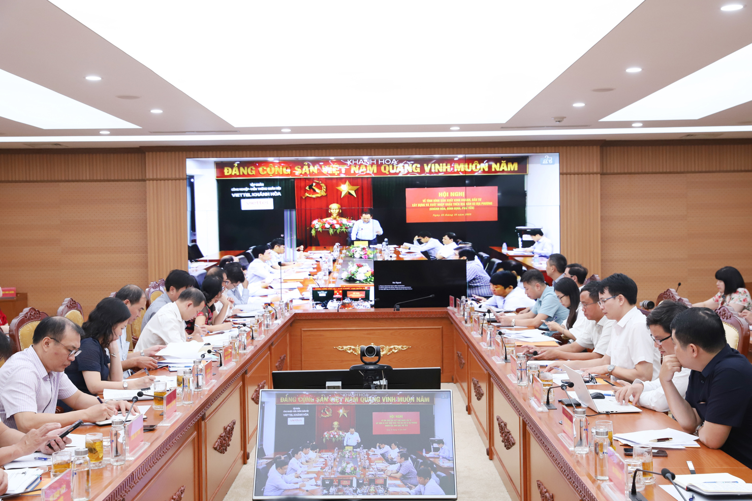 Hội nghị được tổ chức theo hình thức trực tuyến. Ảnh: Gia Hân