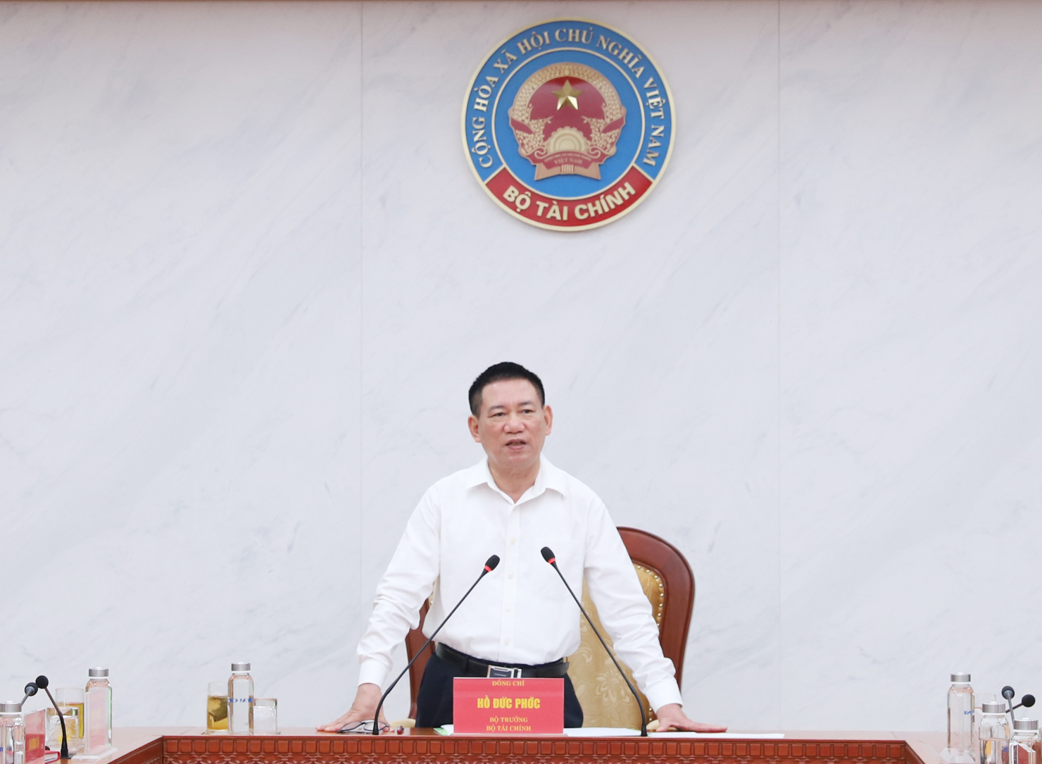 Bộ trưởng Bộ Tài chính Hồ Đức Phớc chủ trì Hội nghị trực tuyến. Ảnh: Gia Hân