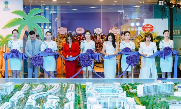 Sa bàn The 5Way Phú Quốc - Life Concepts chính thức khai trương tại Hà Nội, thu hút đông đảo khách hàng đến tìm hiểu dự án. Ảnh: VIC.