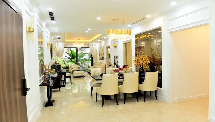 Lợi thế của căn hộ chung cư nhiều phòng ngủ so với nhà đất cao tầng là không gian sinh hoạt được tập trung và thuận lợi hơn.