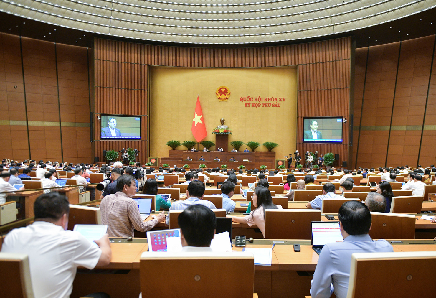 Toàn cảnh phiên họp chiều ngày 1/11/2023.