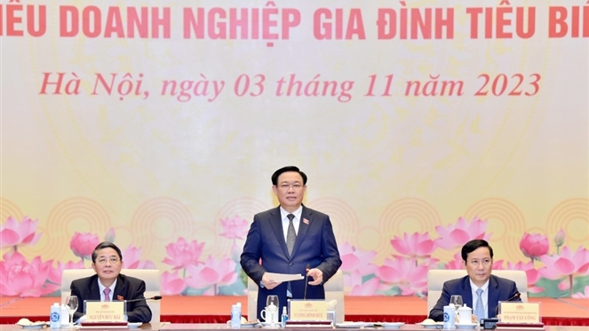 Chủ tịch Quốc hội Vương Đình Huệ tại buổi gặp mặt. Ảnh: Lâm Hiển