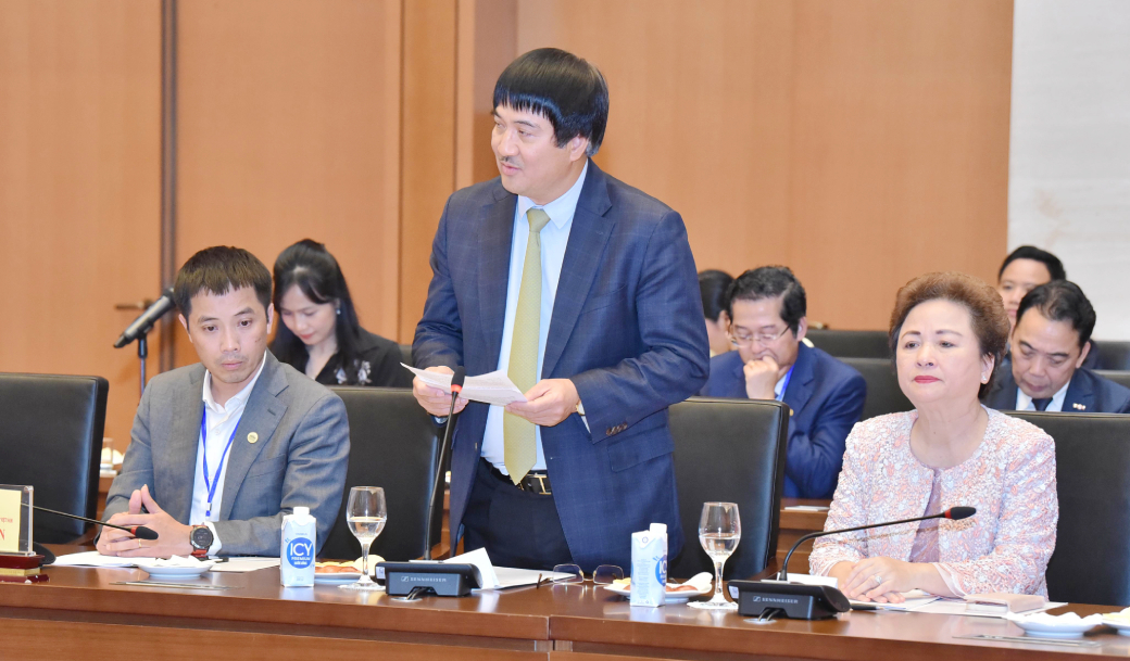 Chủ tịch Hội đồng Doanh nghiệp gia đình Việt Nam, Chủ tịch Tập đoàn Phú Thái Phạm Đình Đoàn phát biểu tại buổi gặp mặt. Ảnh: Lâm Hiển