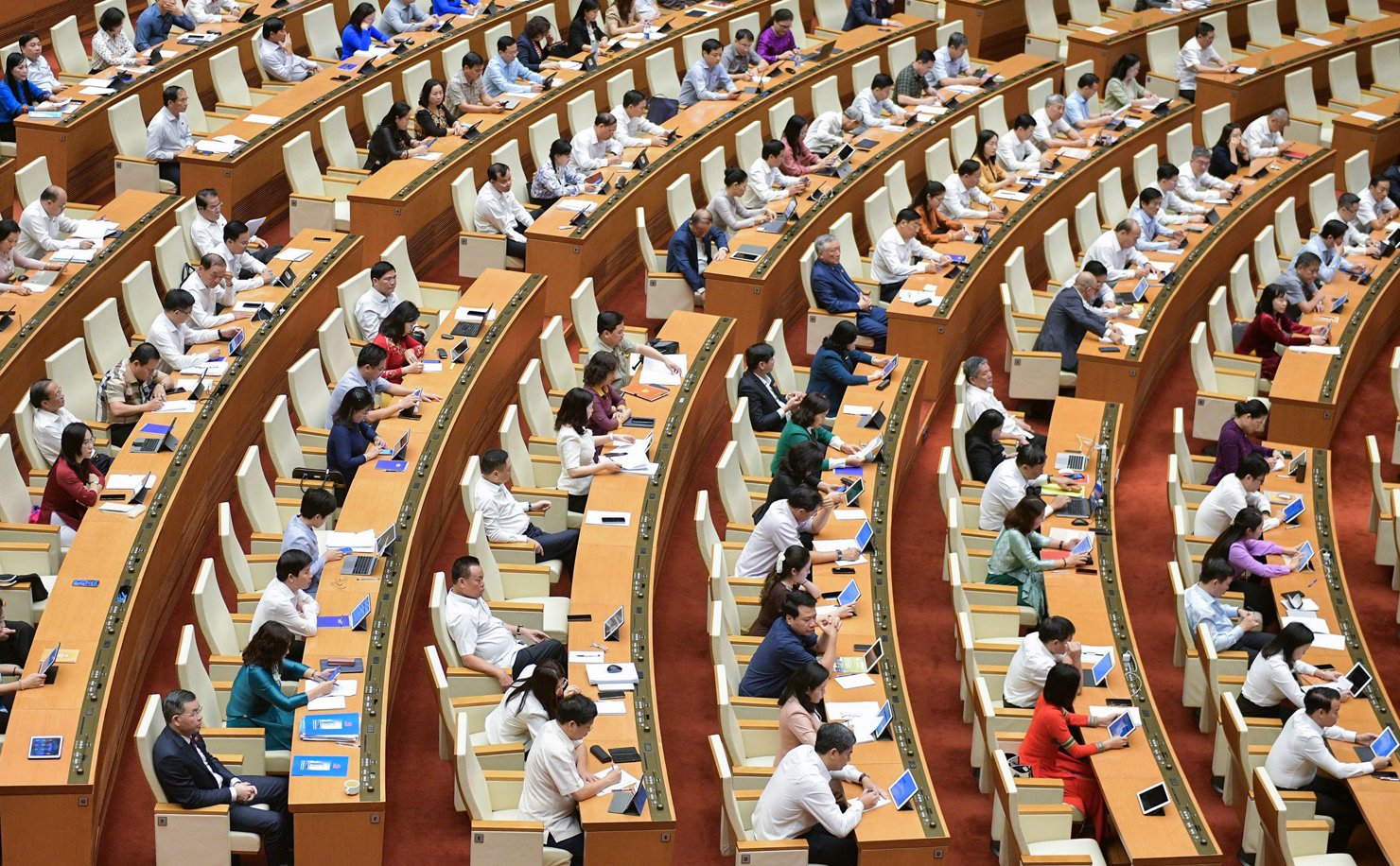 Các đại biểu dự phiên chất vấn và trả lời chất vấn chiều 6/11, Kỳ họp thứ 6.