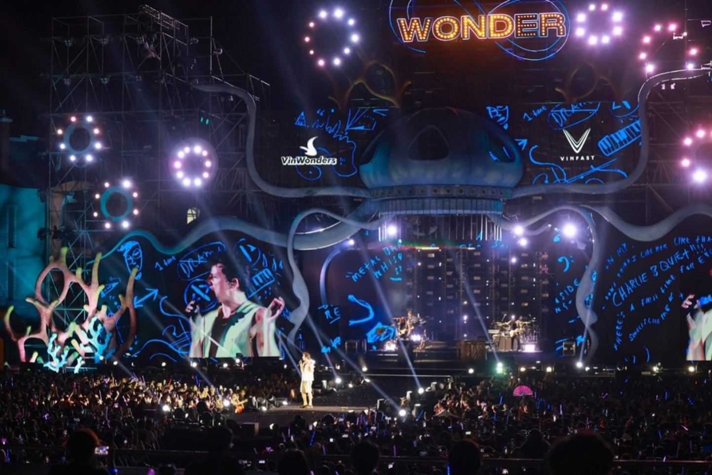 Charlie Puth biểu diễn tại 8Wonder ở Nha Trang, Khánh Hòa hồi tháng 7/2023. Ảnh: VHF
