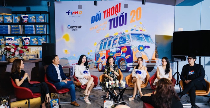 Các khách mời của Đối thoại tuổi 20 giao lưu trực tiếp với báo chí.