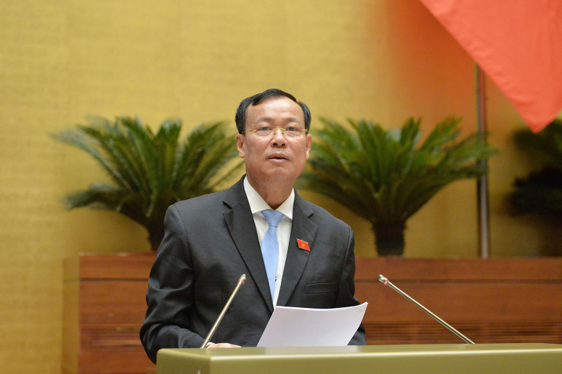 Chủ nhiệm Ủy ban Quốc phòng và An ninh, Trung tướng Lê Tấn Tới trình bày Báo cáo thẩm tra dự án Luật. Ảnh: Hồ Long 