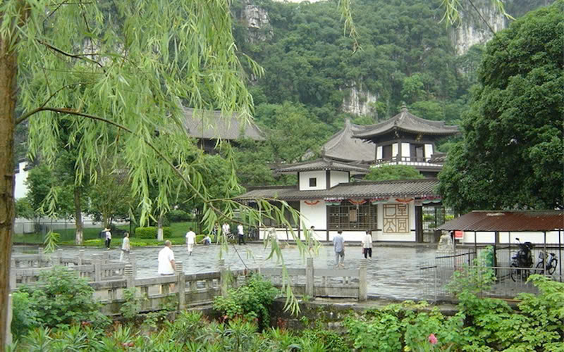 Công ty Kalong còn khai thác các điểm đến du lịch vào mùa thu ở Trung Quốc.