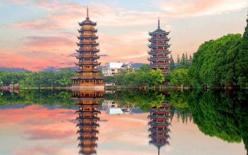 Quảng Ninh còn hấp dẫn du khách với 