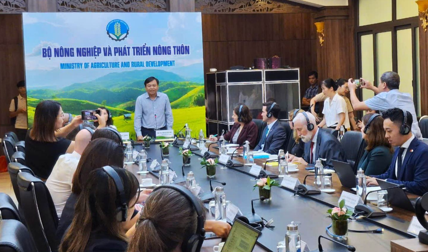 Quang cảnh cuộc họp thông tin thiên tai khẩn cấp về bão số 3 do Bộ NN&PTNT tổ chức.