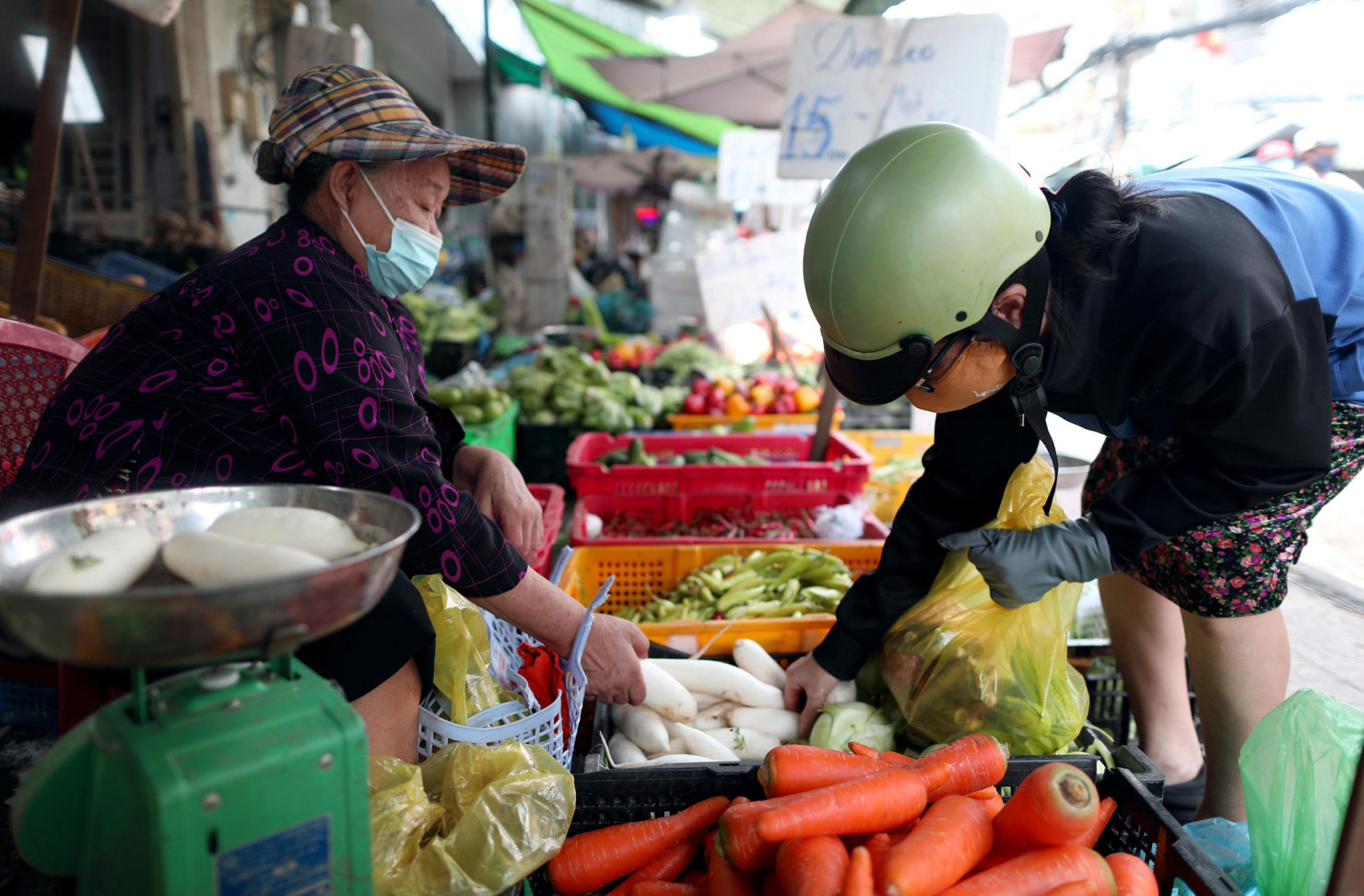 Mặc dù giá cả các mặt hàng rau xanh, thực phẩm tăng cao sau cơn bão số 3, nhưng chủ yếu mang tính ngắn hạn, cục bộ tại một số địa phương. 