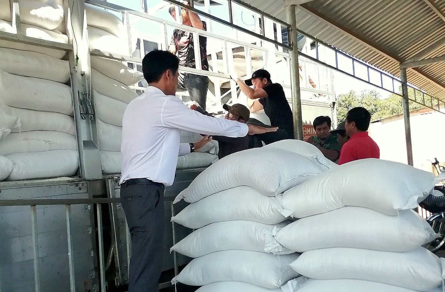 Dự thảo Luật DTQG sửa đổi, đề xuất cần thiết phân cấp, thẩm quyền quyết định ngân sách trung ương mua bù hàng DTQG cho Thủ tướng Chính phủ.