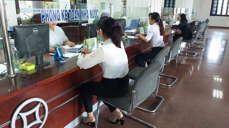 KBNN Bến Tre quán triệt phương châm phục vụ khách hàng và nâng cao tính kỷ luật của công chức KBNN trong thực thi công vụ.