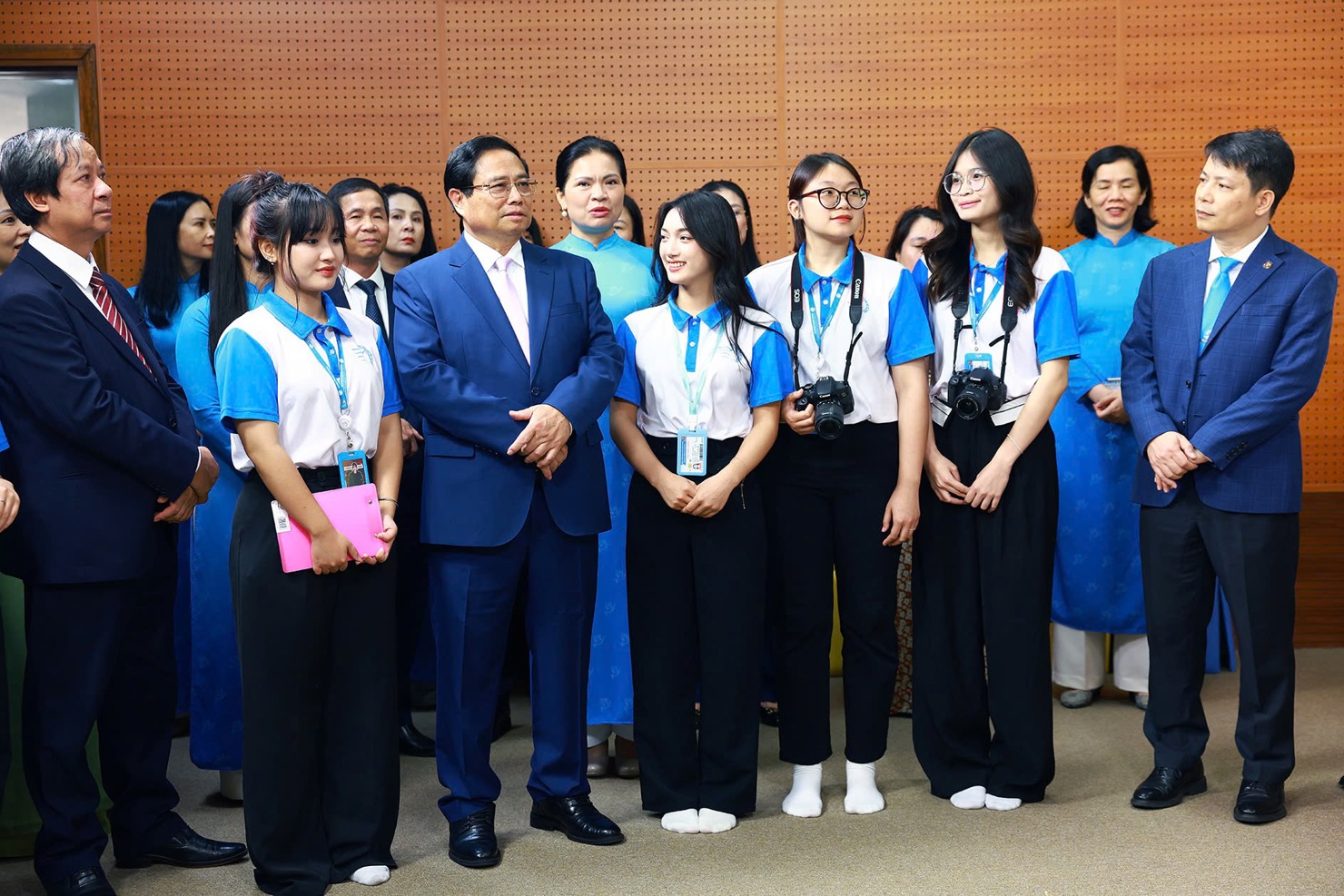 Thủ tướng mong muốn các cháu sinh viên, học viên của Học viện phát huy thật tốt vai trò là trung tâm, là chủ thể - xứng đáng là những chủ nhân tương lai của đất nước. Ảnh: VGP/Nhật Bắc  