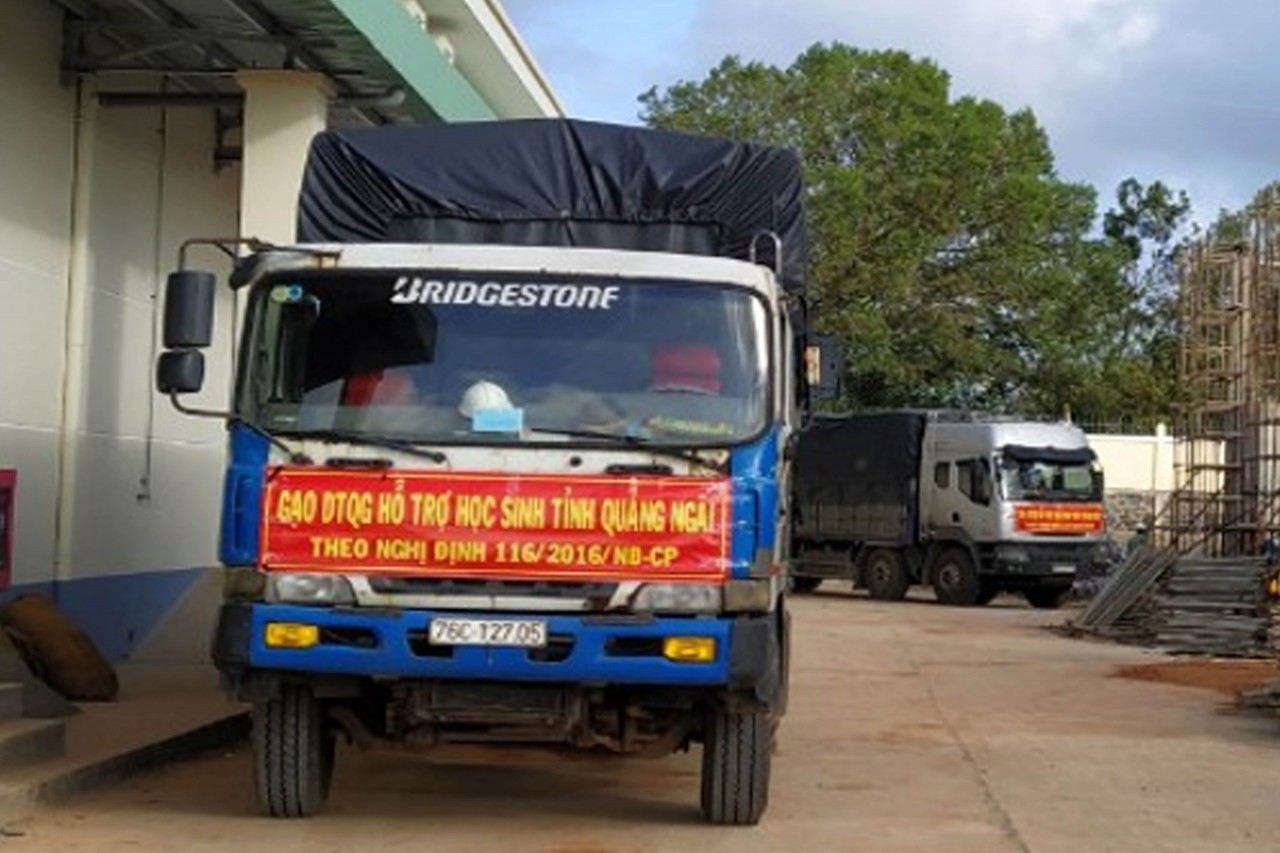 Lãnh đạo Cục DTNN khu vực Nghĩa Bình cũng đã yêu cầu các Chi cục DTNN xuất cấp gạo phải đảm bảo số lượng, chất lượng, thời gian quy định.