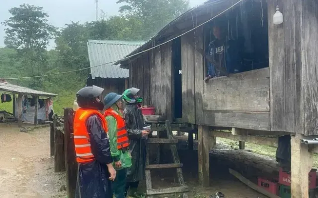 Thủ tướng yêu cầu các bộ, ngành, địa phương chủ động theo dõi tình hình mưa bão, không để bị động, bất ngờ.