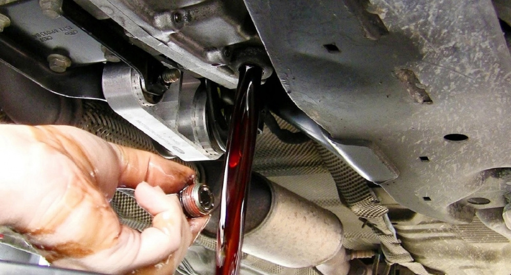 Không có hãng xe nào bắt buộc các chủ phương tiện phải sử dụng dầu nhớt của hãng