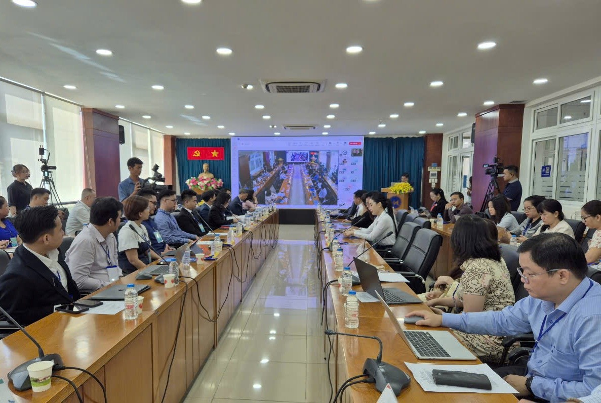 Toàn cảnh hội thảo diễn ra tại hội trường Trường Đại học Tài chính - Marketing, cơ sở quận 7, TP. Hồ Chí Minh. Ảnh: Sơn Nam