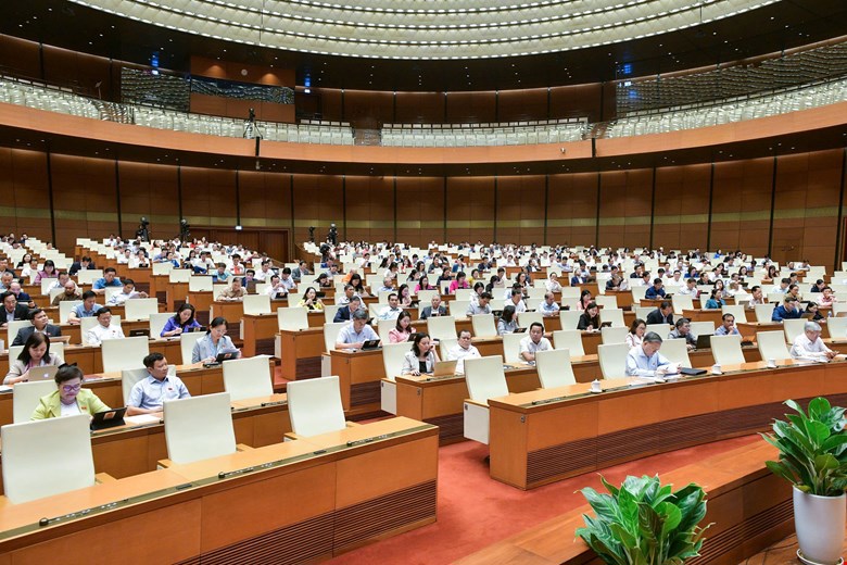 Các đại biểu tại phiên thảo luận chiều 7/11.