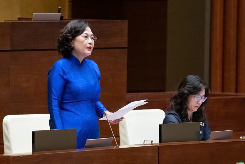 Thống đốc NHNN Nguyễn Thị Hồng trả lời chất vấn của đại biểu Quốc hội trong Chương trình Kỳ họp thứ 8