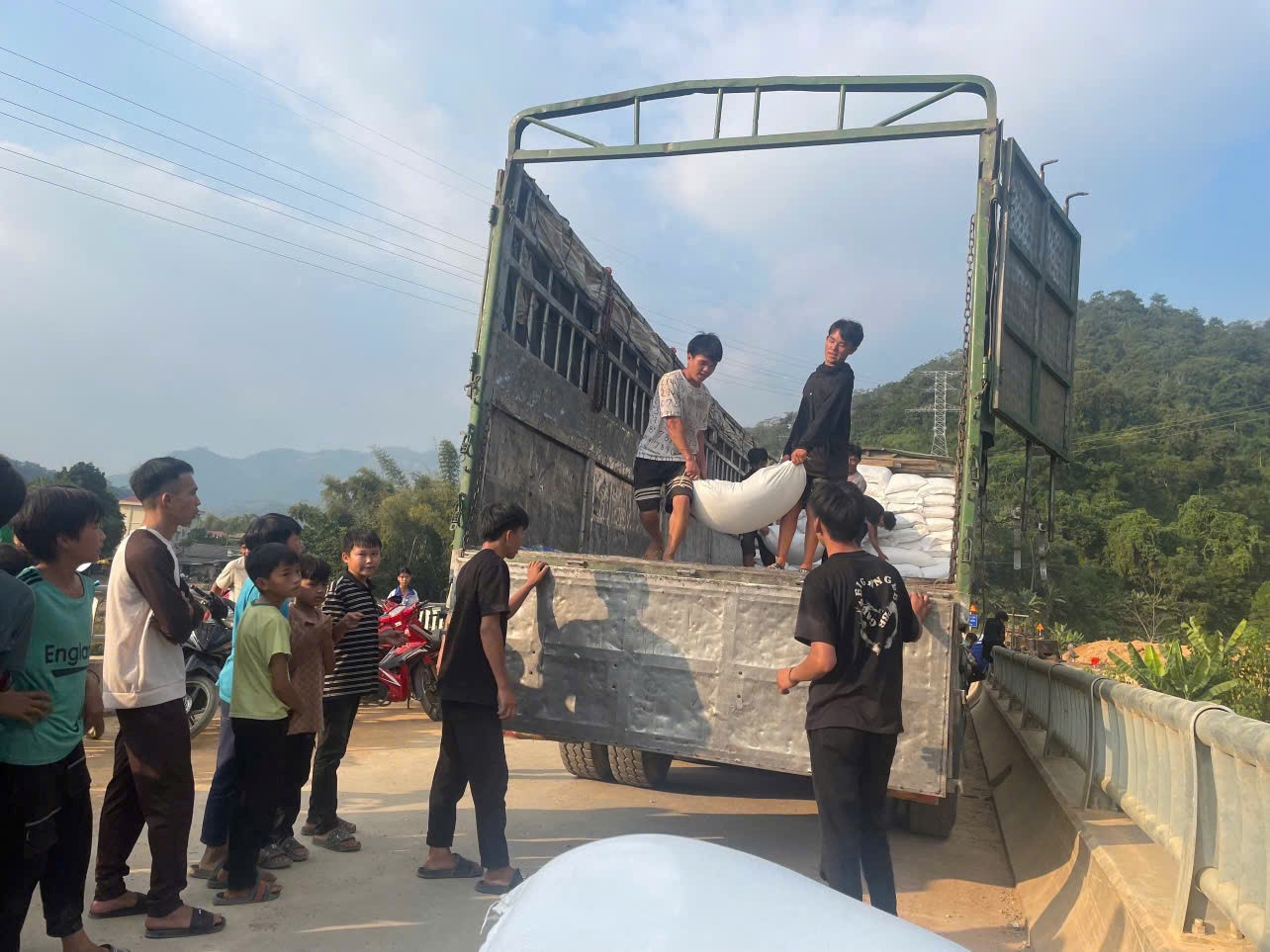 Gạo DTQG trước và trong quá trình xuất cấp đều được kiểm tra kỹ lưỡng về chất lượng theo Quy chuẩn kỹ thuật quốc gia.