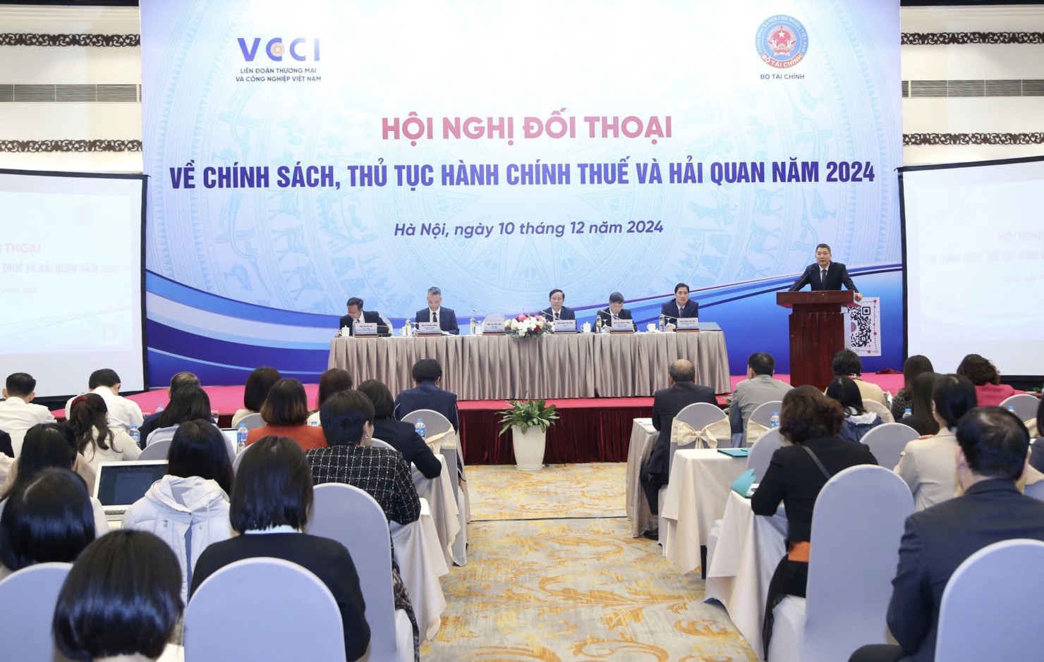Hội nghị đối thoại về chính sách, thủ tục hành chính thuế và hải quan năm 2024 tổ chức ngày 10/12.