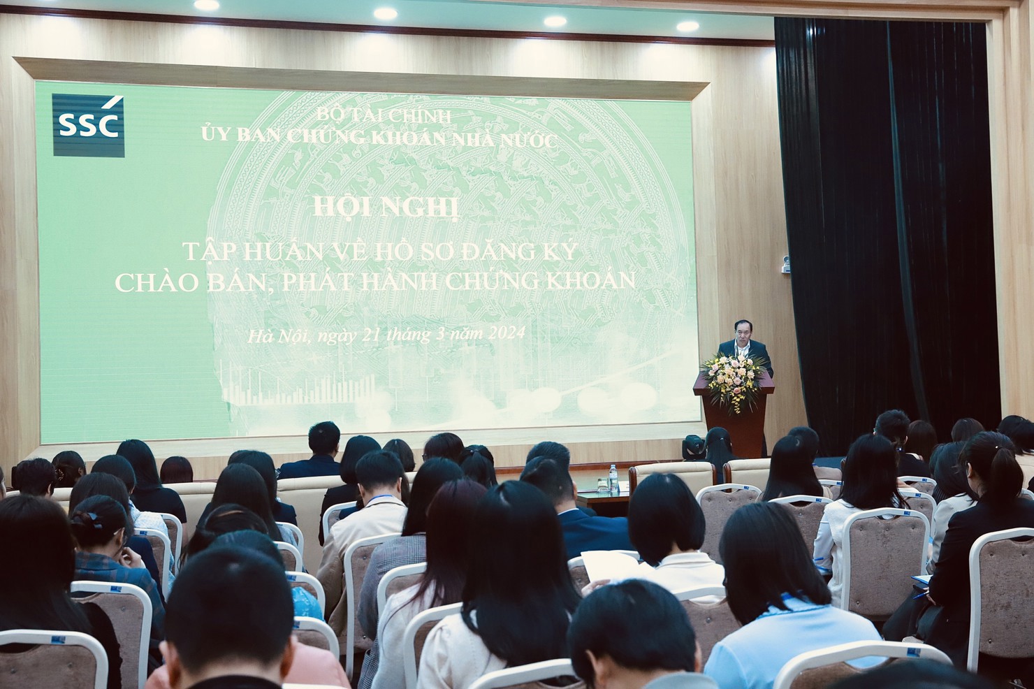 UBCKNN tổ chức hội nghị tập huấn về hồ sơ đăng ký chào bán, phát hành chứng khoán năm 2024.