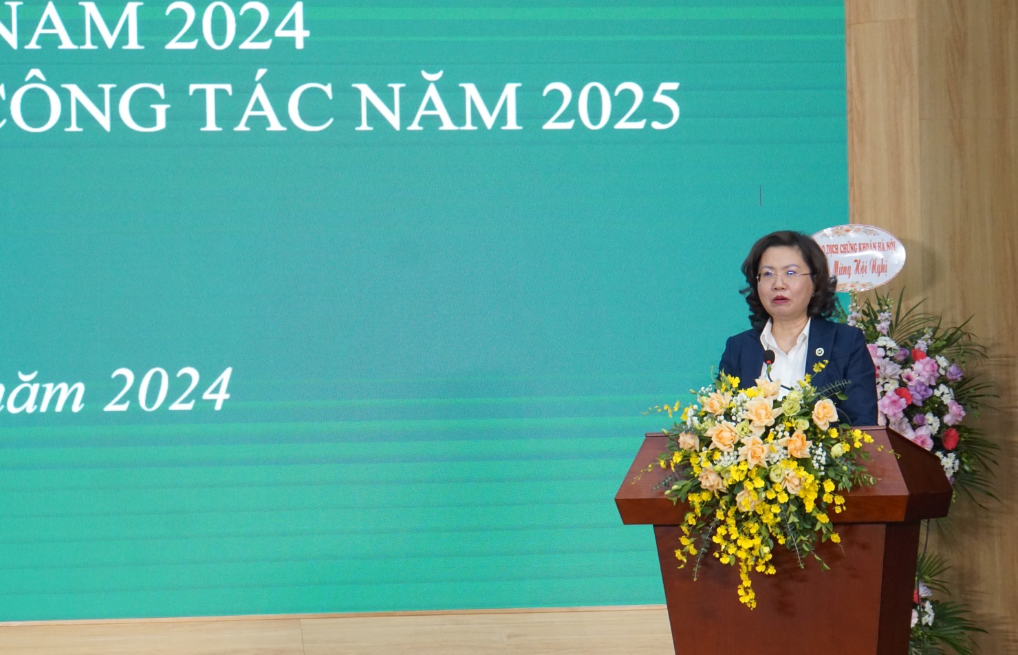 Chủ tịch UBCKNN Vũ Thị Chân Phương phát biểu tại Hội nghị.