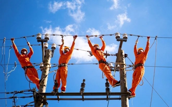 Bộ Công Thương đề xuất rút ngắn thời gian điều chỉnh giá bán lẻ điện bình quân xuống còn 2 tháng kể từ lần thay đổi gần nhất.