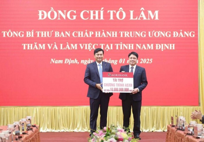 Agribank trao tặng an sinh xã hội tại tỉnh Nam Định nhân dịp Tết Ất Tỵ 2025