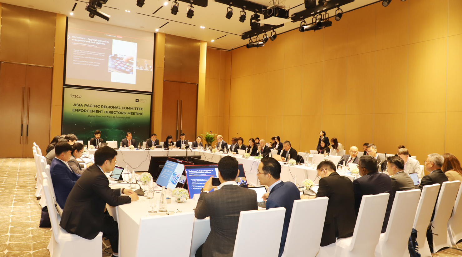 Toàn cảnh phiên họp chuyên môn về thanh tra, cưỡng chế thực thi trên thị trường chứng khoán.