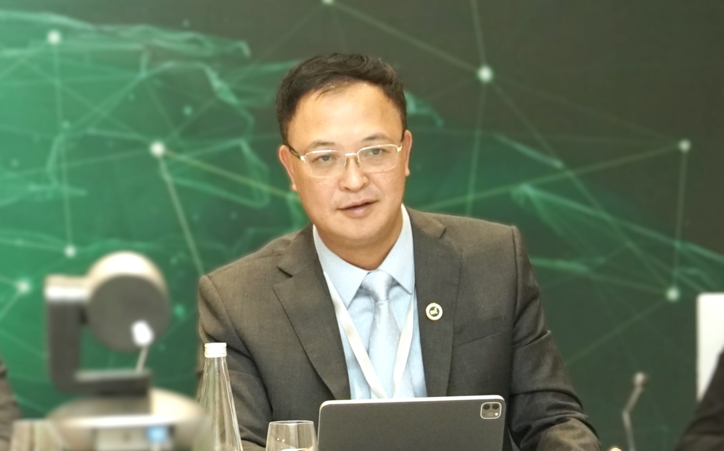 Phó Chủ tịch UBCKNN Bùi Hoàng Hải phát biểu tại phiên họp.