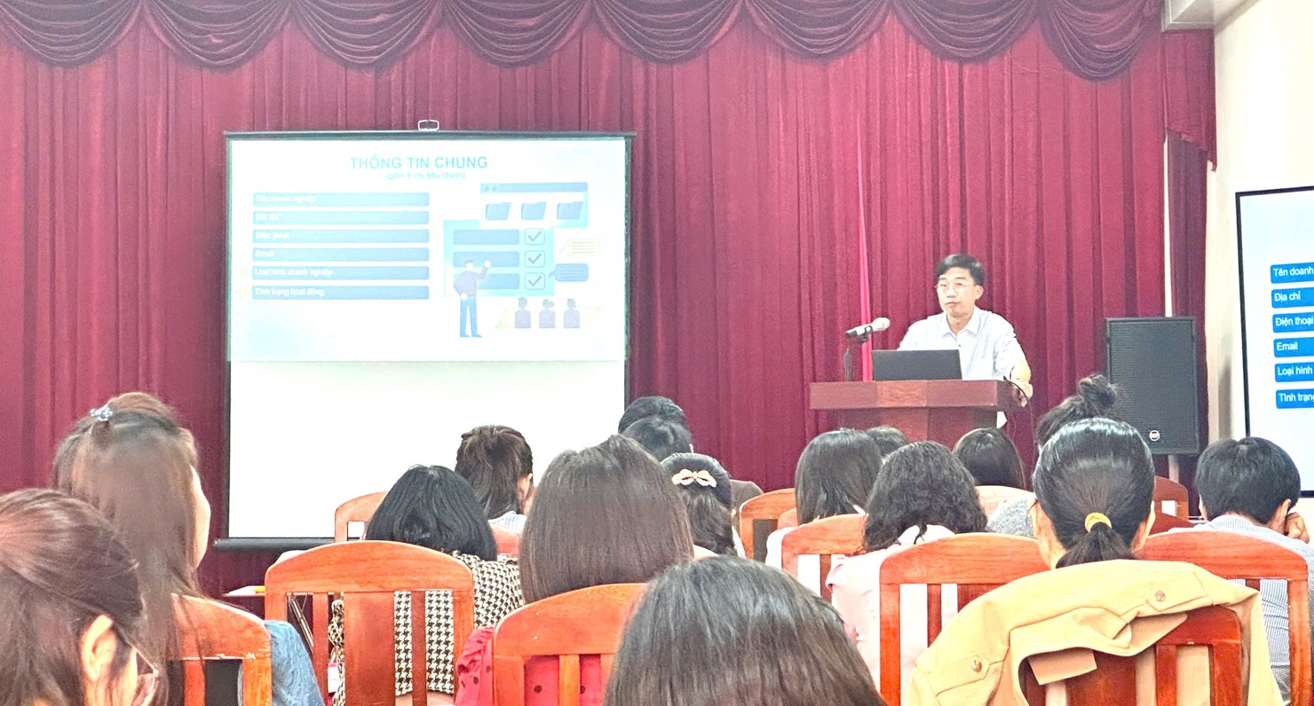 Chi cục Thống kê tỉnh Thái Nguyên tổ chức Hội nghị tập huấn ĐTDN 2025 trong 2 ngày 25 và 26 tháng 3 năm 2025