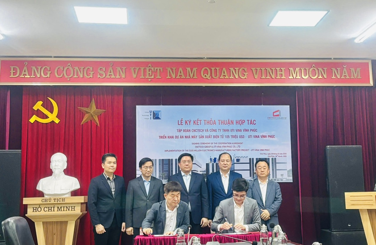 Tập đoàn CNCTech và Công ty TNHH Uti Vĩnh Phúc ký kết thoả thuận hợp tác trước sự chứng kiến của lãnh đạo tỉnh Vĩnh Phúc