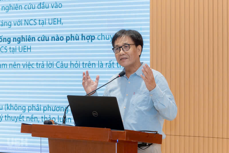 GS.TS. Nguyễn Trọng Hoài.