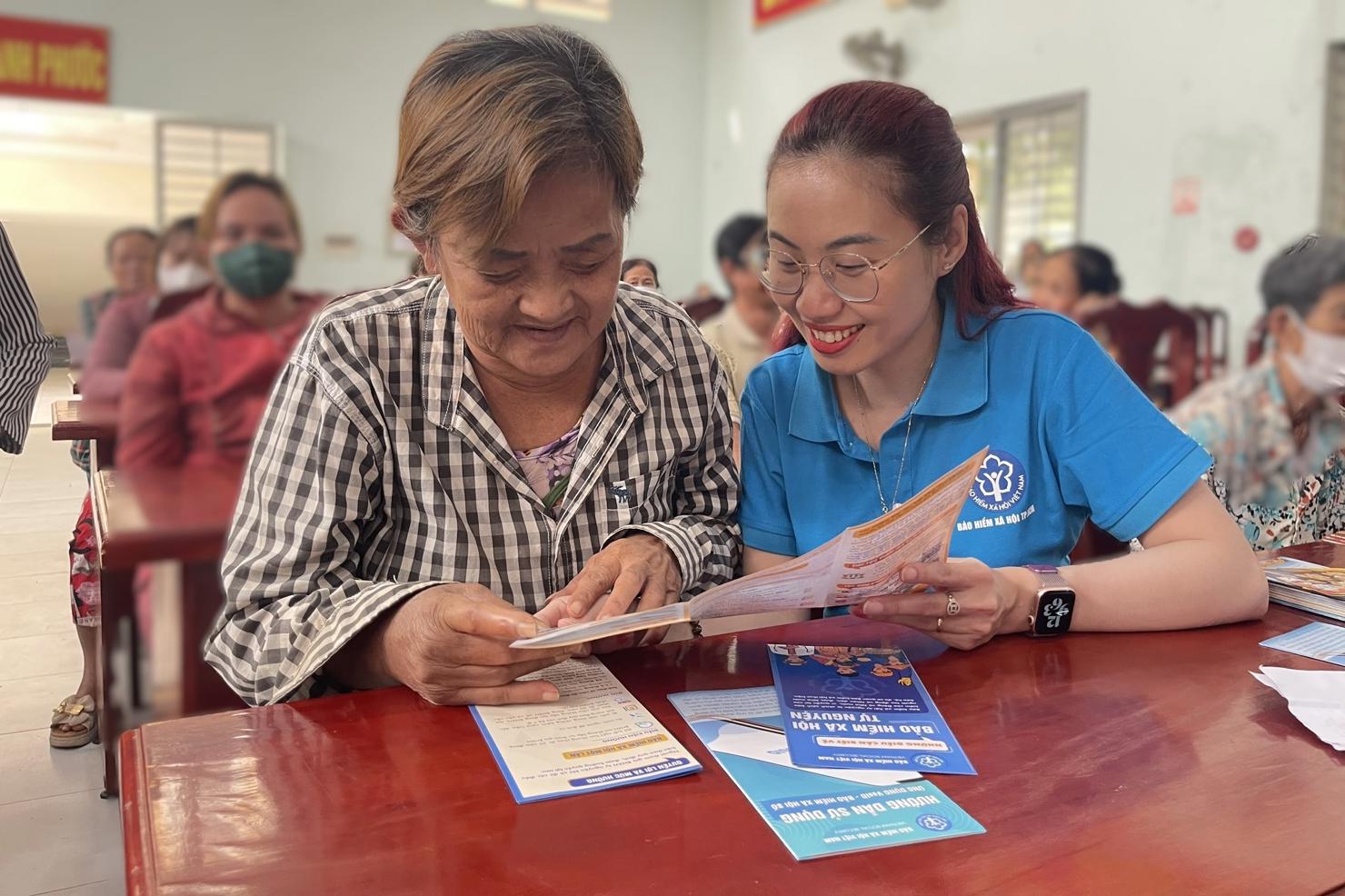 Chính phủ ban hành Nghị định quy định mức hỗ trợ cho người tham gia bảo hiểm xã hội tự nguyện.