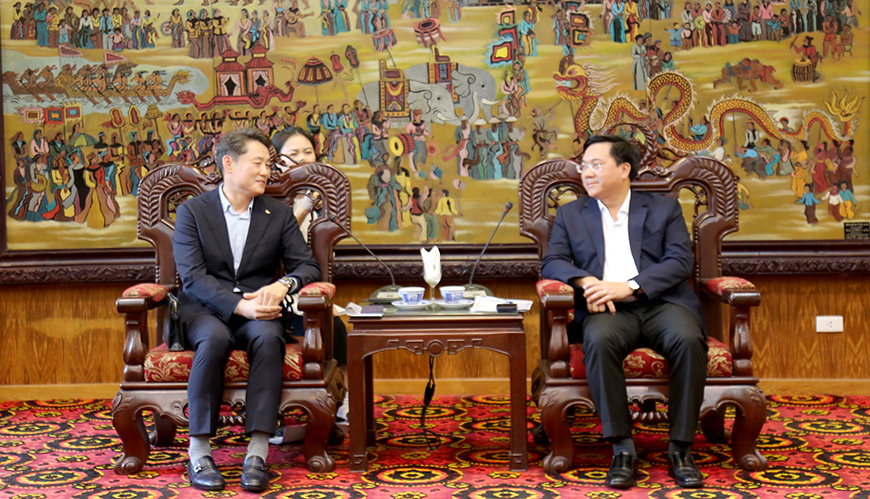 Chủ tịch UBND tỉnh Trần Duy Đông tiếp lãnh đạo Công ty TNHH sản xuất ISC Vina