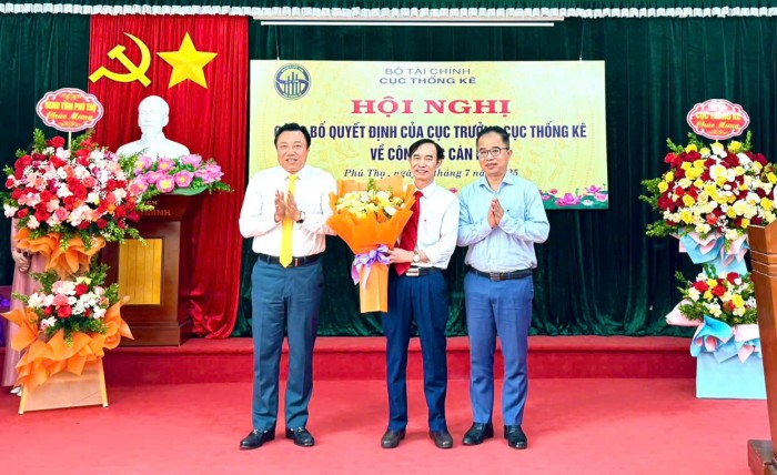 Công bố và trao quyết định bổ nhiệm Lãnh đạo Thống kê tỉnh Phú Thọ