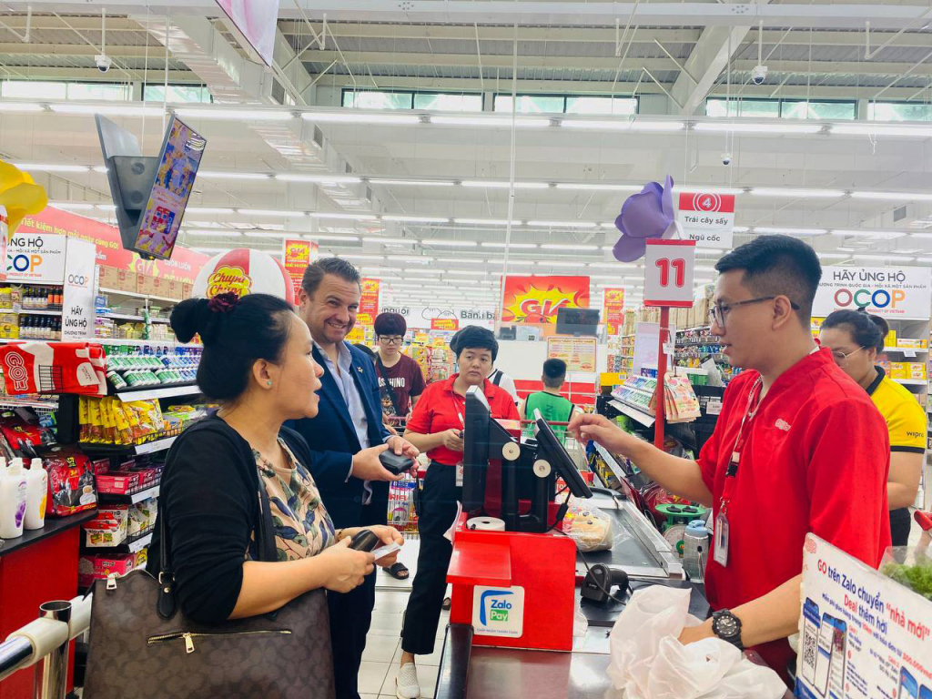 Các Bộ, ngành, địa phương tiếp tục thực hiện đồng bộ, quyết liệt, hiệu quả các nhiệm vụ, giải pháp, bảo đảm mục tiêu tăng trưởng cả nước năm 2025 đạt 8% trở lên.